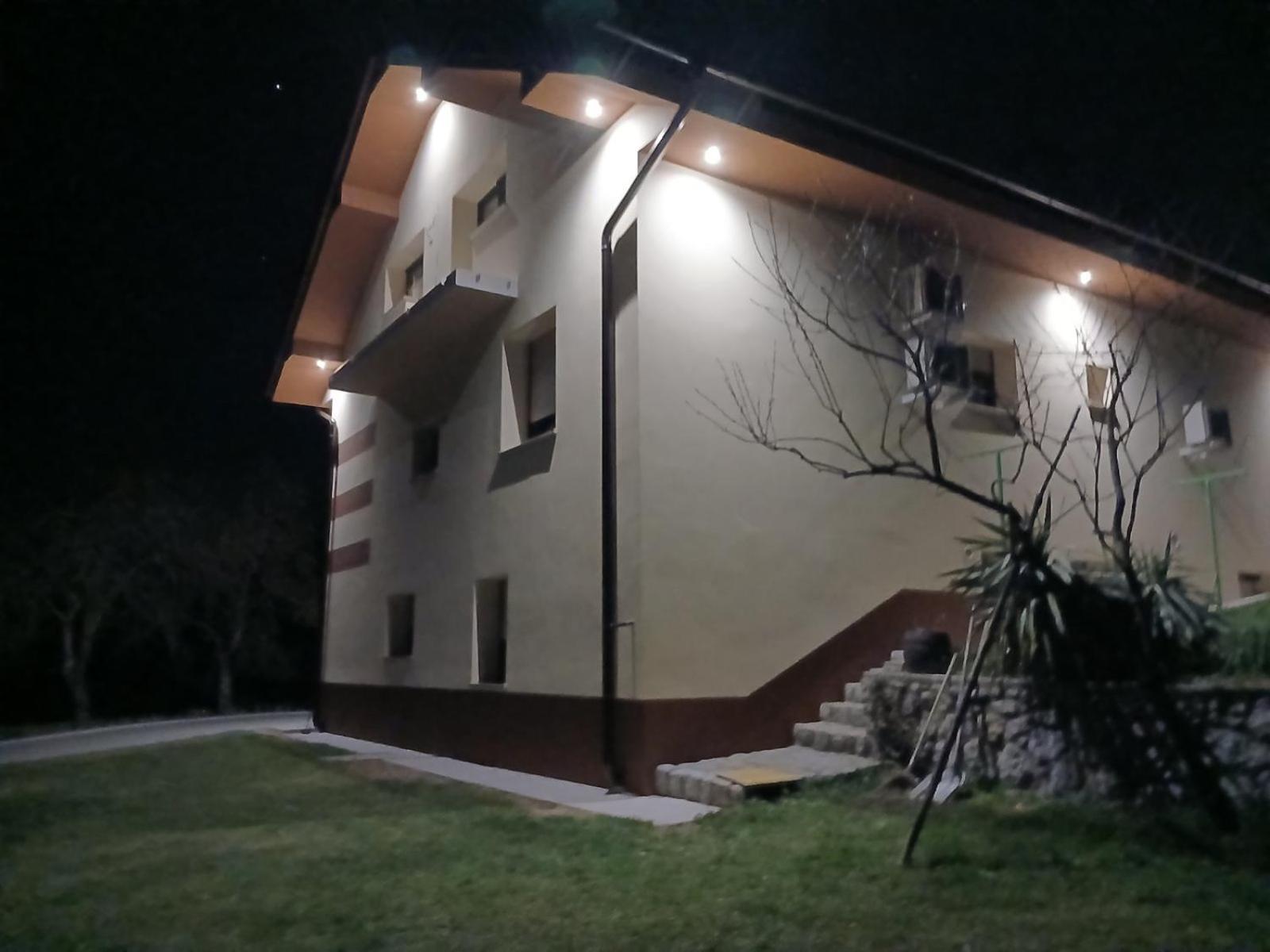 Luxury Apartment Ana With Hot Tub Visnja Gora المظهر الخارجي الصورة